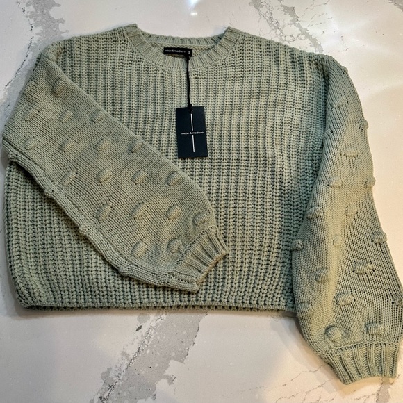 Moon & Madison Pale Green Cropped Sweater - Picture 2 of 5